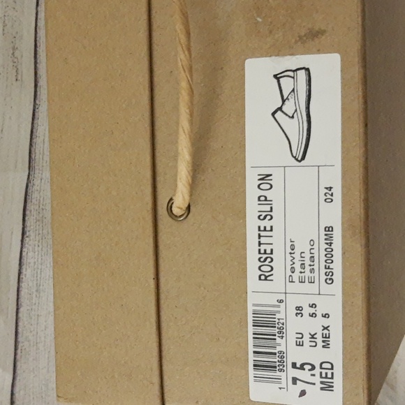 Gentle Souls by Kenneth Cole Rosette Platform Slip On Sneaker Pewter 7.5 - Picture 3 of 15